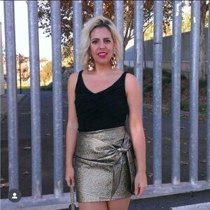 Express beautiful metallic iridescent mini skirt